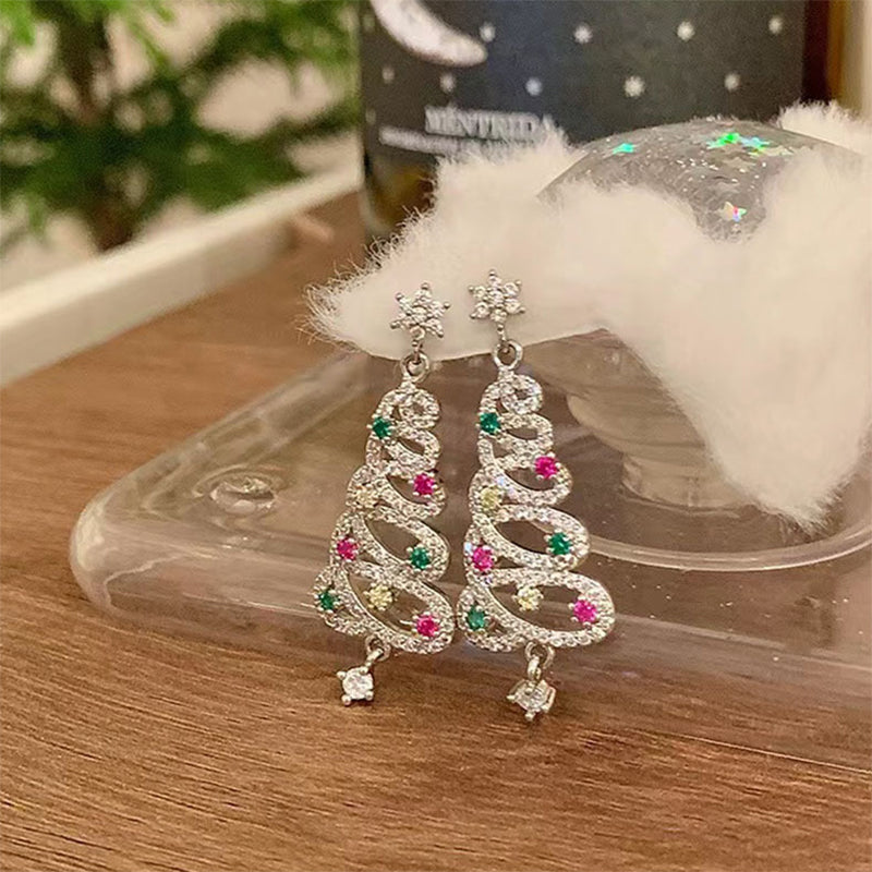Glänzende Weihnachtsbaum-Ohrringe