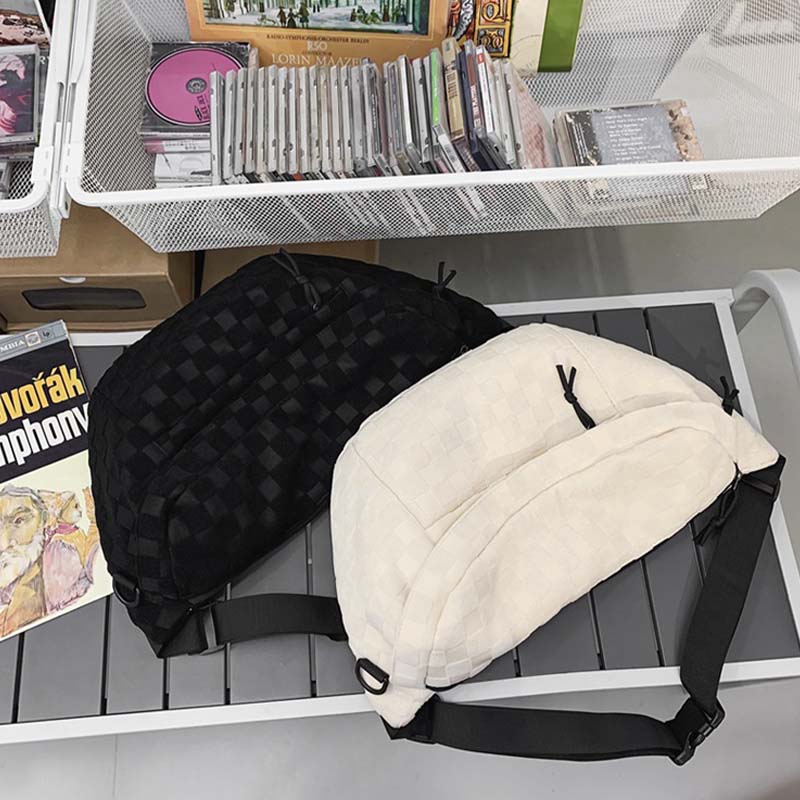 Modische Gürteltasche mit Reißverschluss und Karomuster