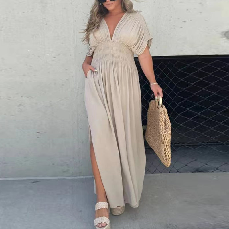 Lässiges, langes Maxikleid mit Schlitz und V-Ausschnitt