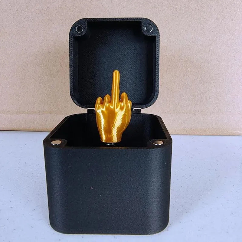 Langfinger i æske