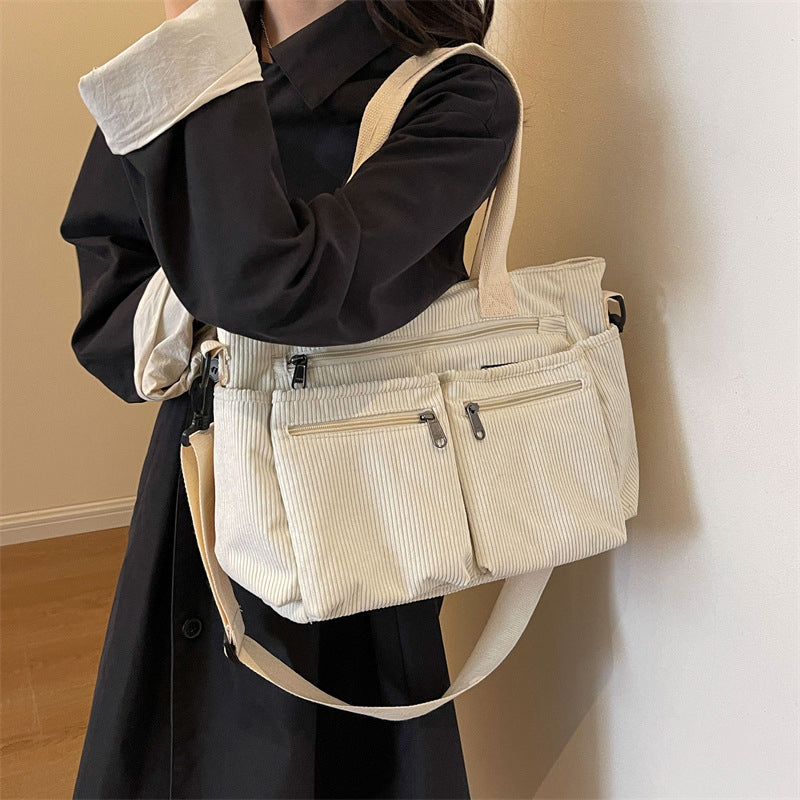 Ensfarvet corduroy totebag