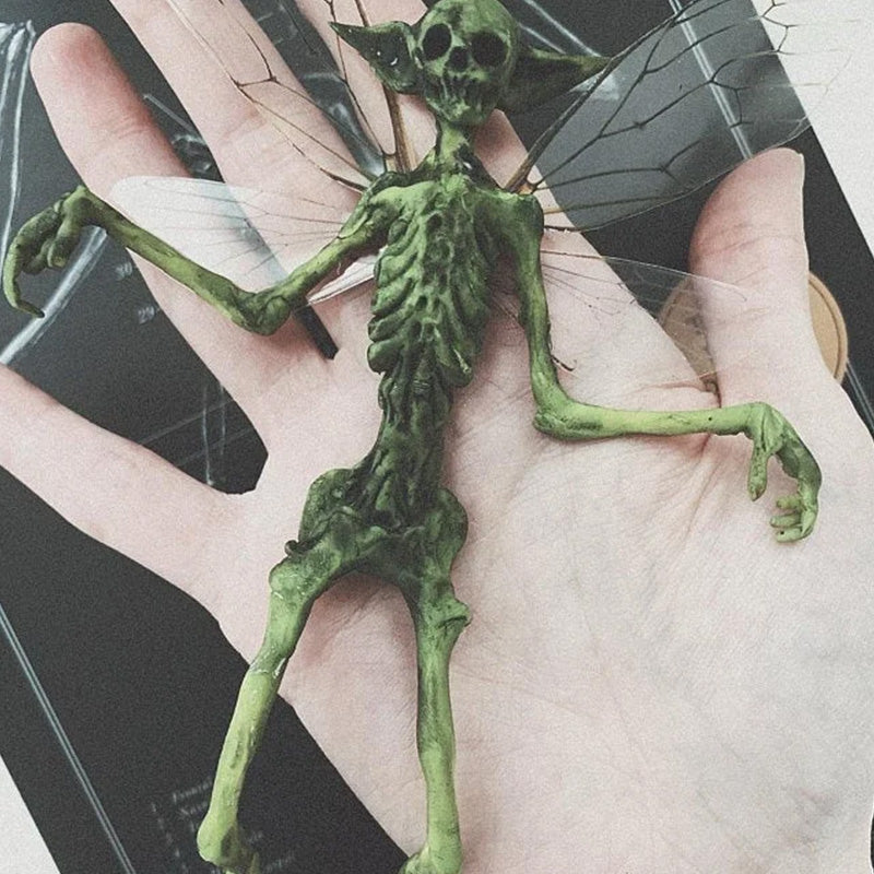 Geheimnisvolle mumifizierte Fee im Rahmen