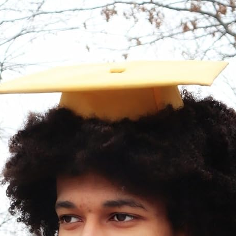 Grad-Cap-Halter