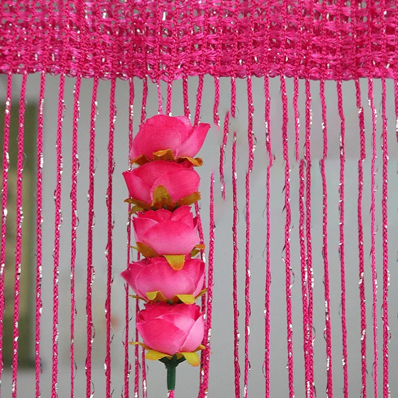 Türvorhang aus Rosenfaden