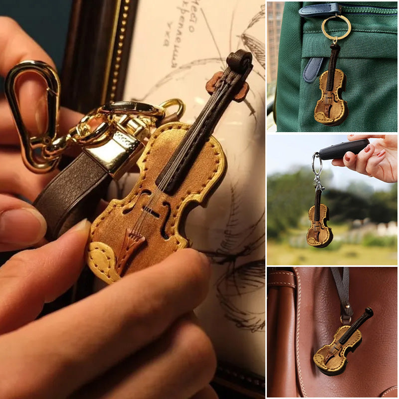 Handgefertigter Schlüsselanhänger aus Leder mit Violine und Cello