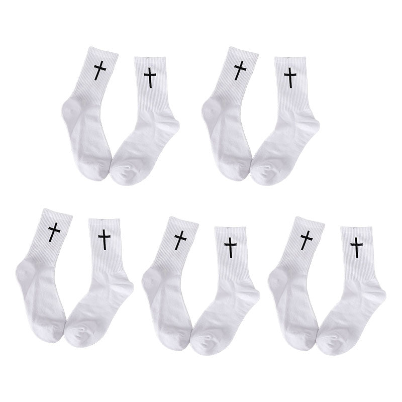 Schwarze und weiße Kreuzsocken