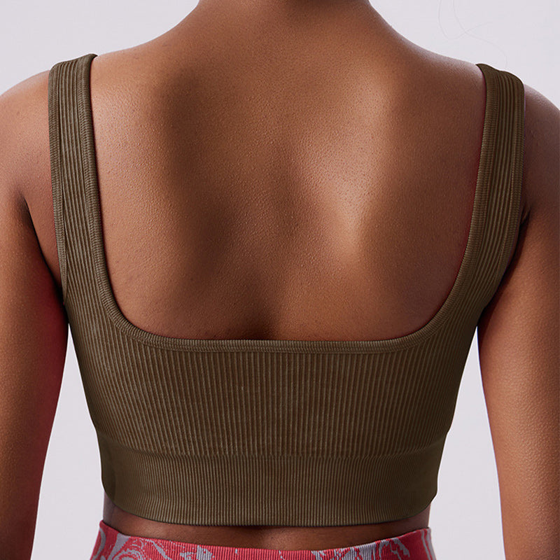 Kurzes Tanktop mit eckigem Ausschnitt