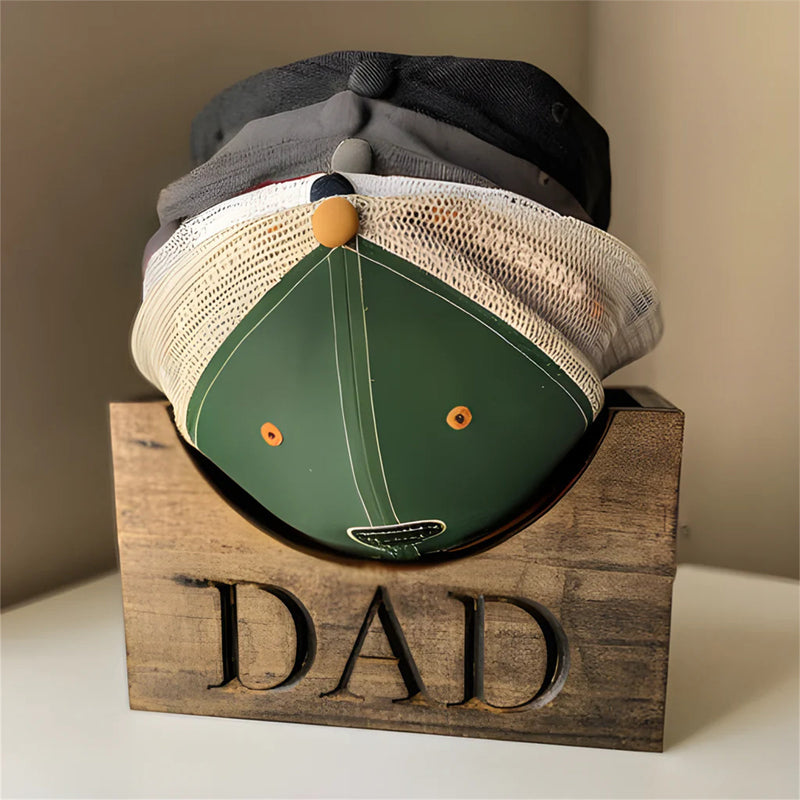 Far-hatteholder i træ
