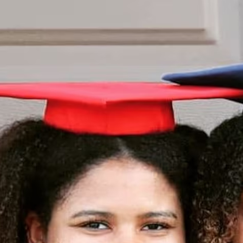 Grad-Cap-Halter