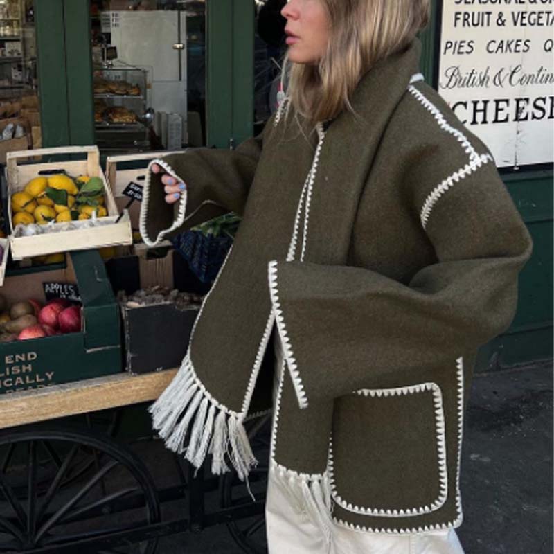 Cape-Mantel aus Wolle im Hepburn-Stil