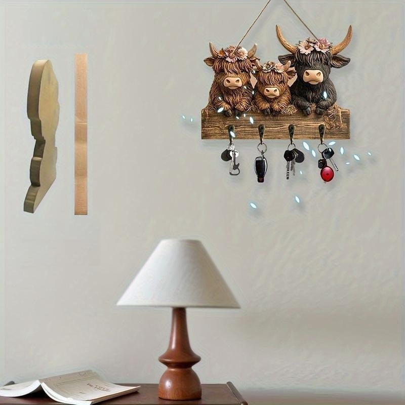 Schlüsselanhänger aus Holz mit Hochlandrind-Motiv