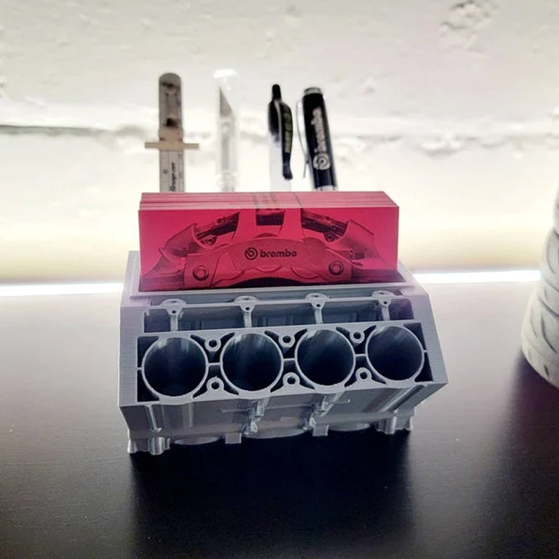Original V8 Pengine | Motorblok pen & visitkortholder