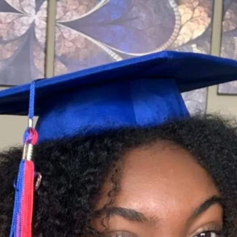 Grad-Cap-Halter