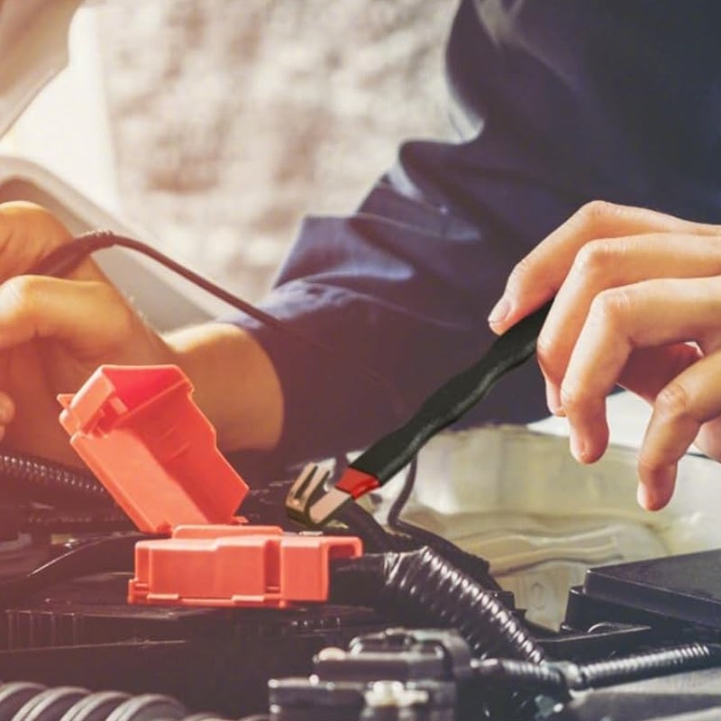 Werkzeug zum Entfernen von elektrischen Anschlussklemmen in Kraftfahrzeugen