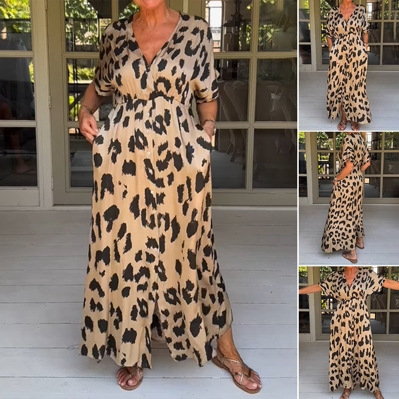 Lässiges, geschlitztes Kleid mit Leopardenmuster