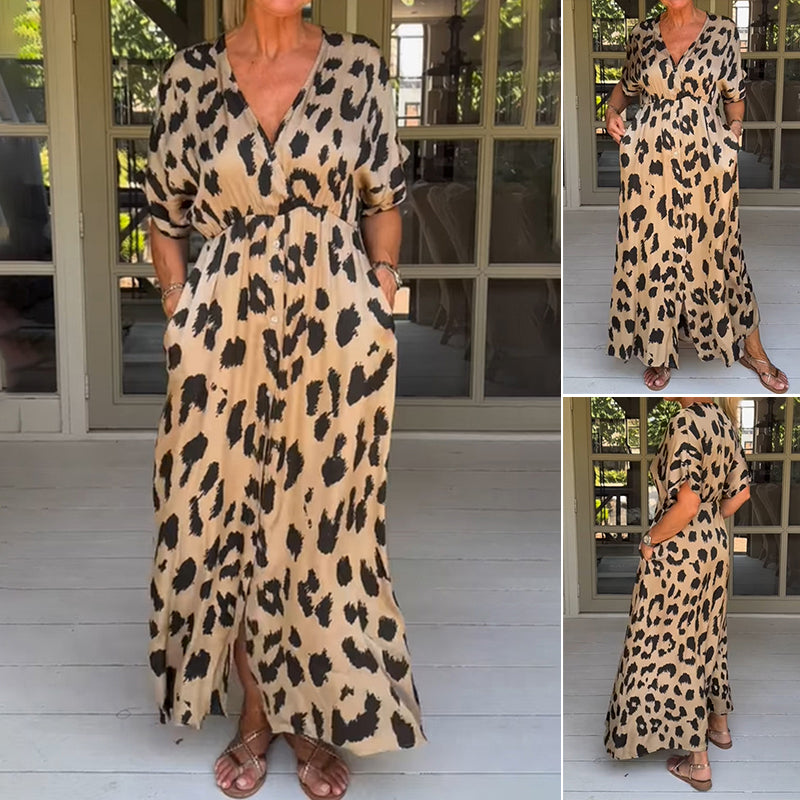 Lässiges, geschlitztes Kleid mit Leopardenmuster
