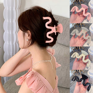 Wellenförmige Haarklammern