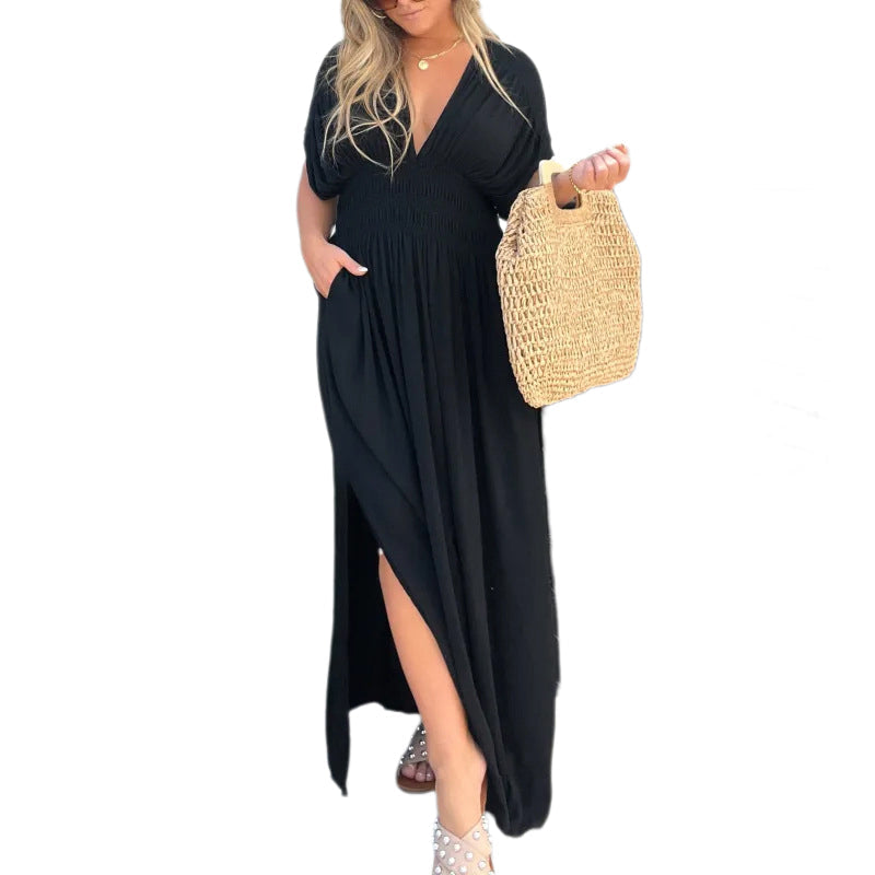 Lässiges, langes Maxikleid mit Schlitz und V-Ausschnitt