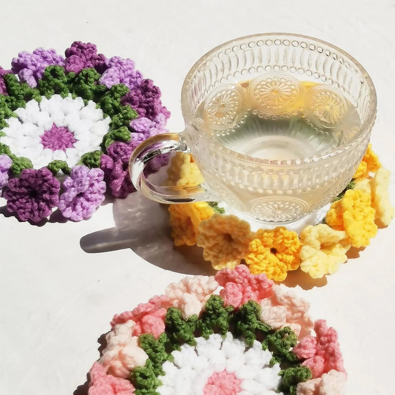 Handgestrickter Suzuran-Blumen-Untersetzer