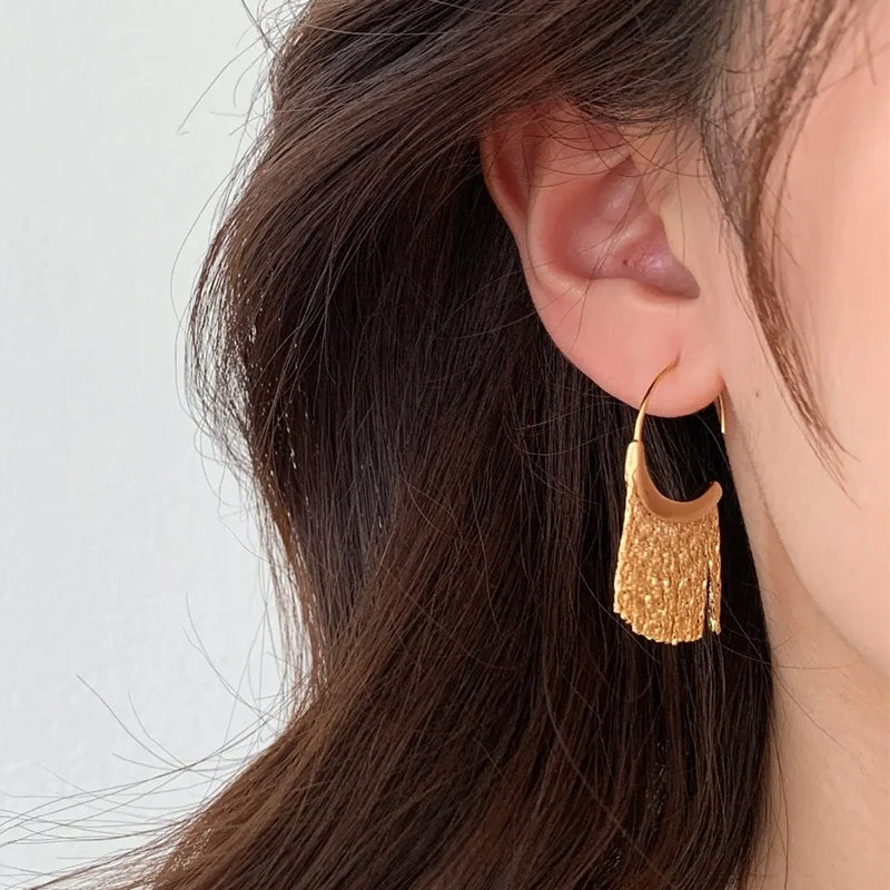 Modische überbackene Quasten Ohrringe