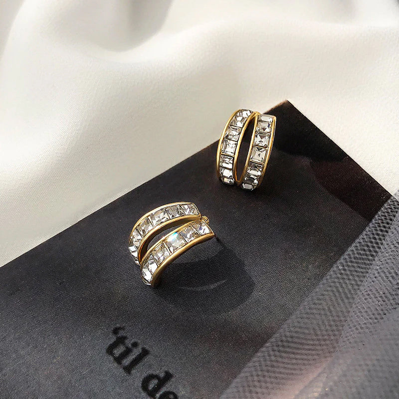 Einfache C-förmige Diamant Ohrringe