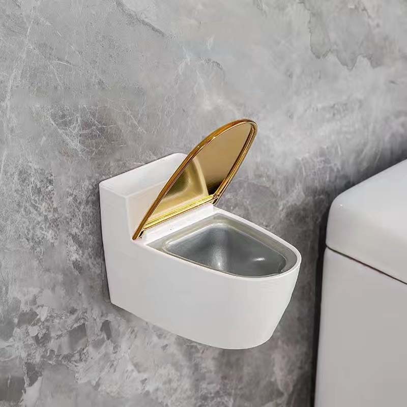 Kreative Aschenbecher-Toilettenform