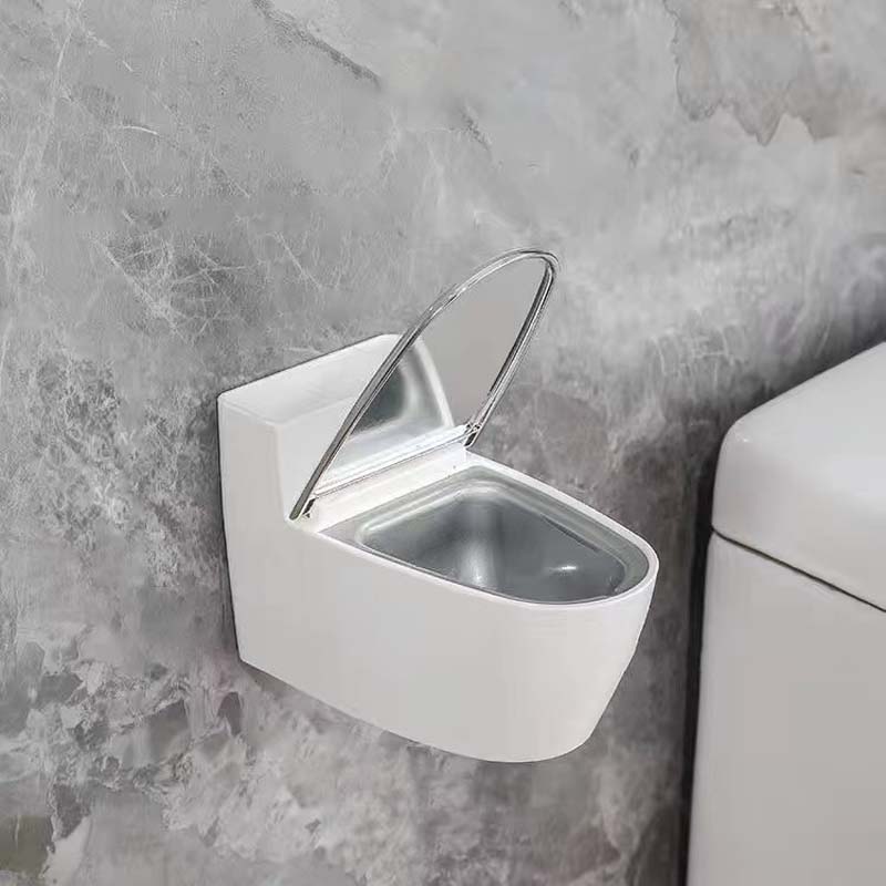 Kreative Aschenbecher-Toilettenform